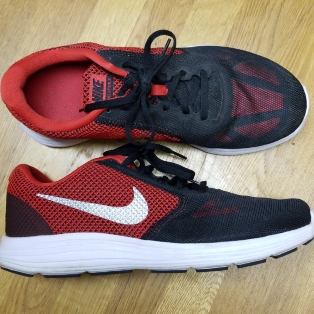 Nike revolution 3 sneakers